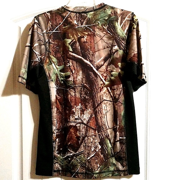 Realtree O'rageous Camouflage Medium Short Sleeve Shirt w/ black along sides - Picture 4 of 6